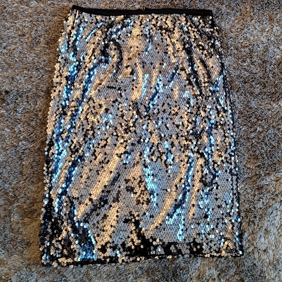 NWT! Carmen Marc Valvo Black Silver Gunmetal Sequined Skirt 4 - Picture 2 of 9